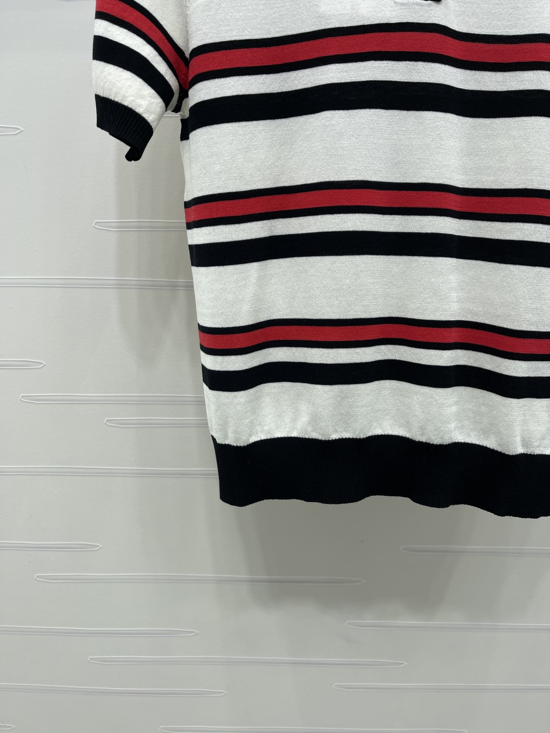 Women's short sleeves